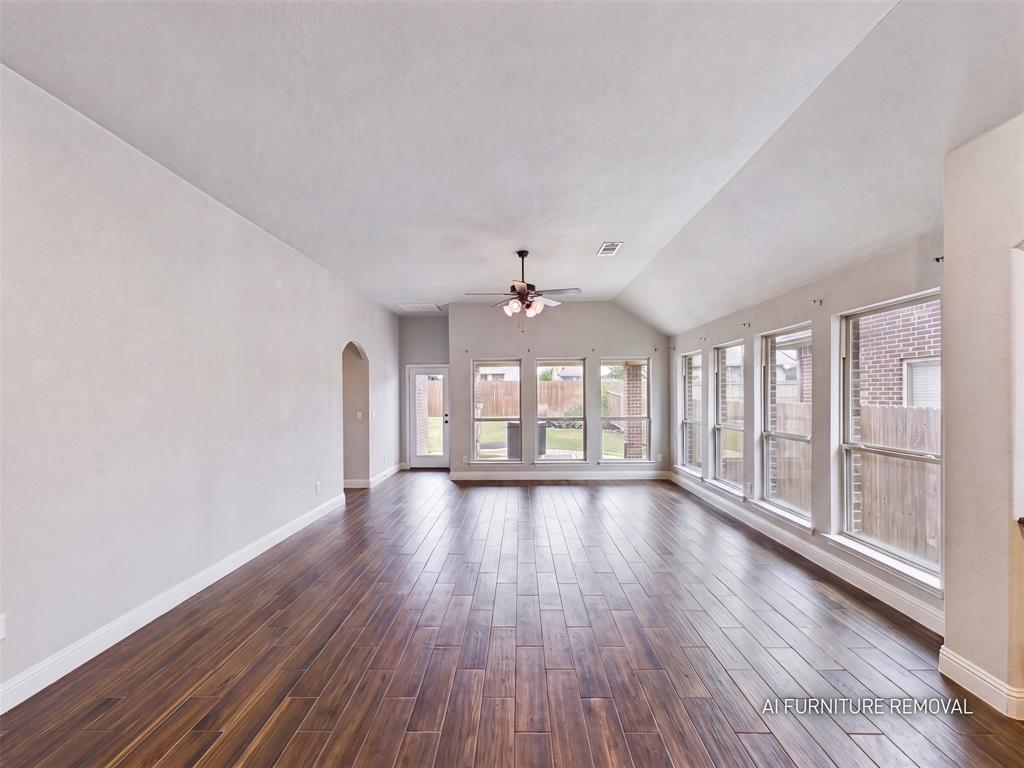 1104 Summer Lane