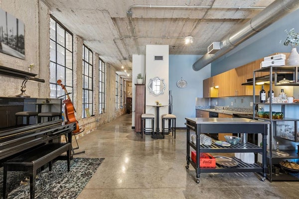 1122 JACKSON ST APT 820, DALLAS, TX 75202 - Image f1859c43385d2d25efb3ecbfbe23e0ac/1751859811