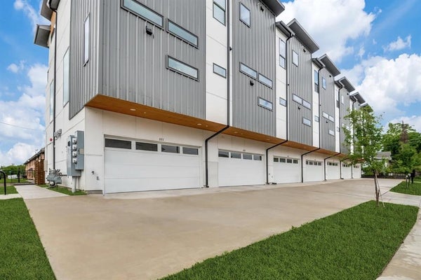 145 N HENDERSON AVE APT 104, DALLAS, TX 75214 - Image f18b96c4e93586516ba487486c2fb2fe/161582488
