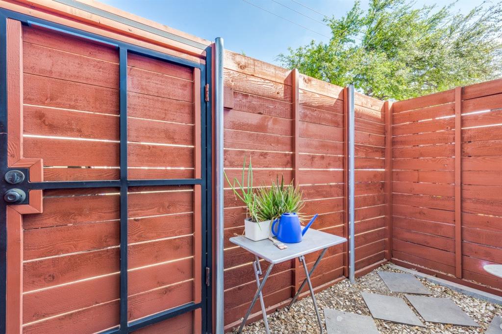 Buena Vista Street Condo 4242 - Residential