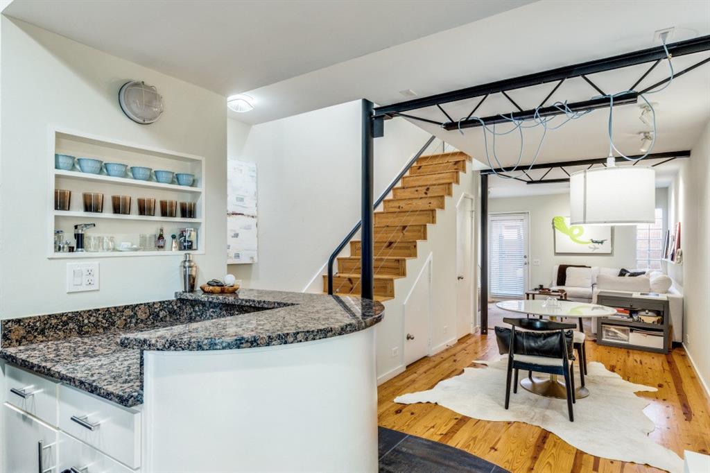 4242 Buena Vista Street 16