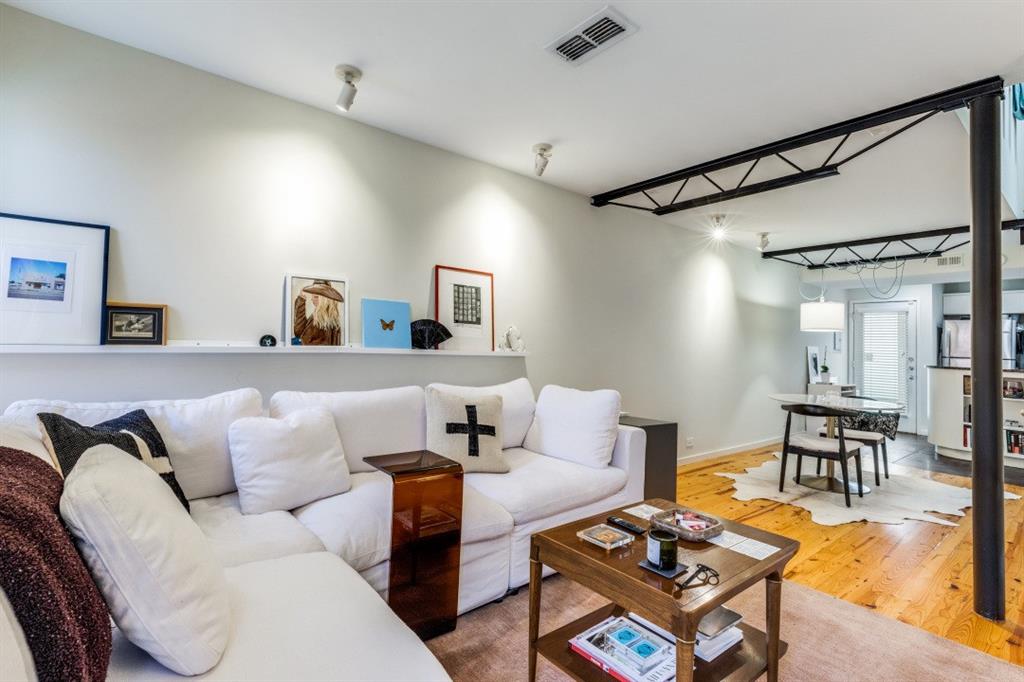 Buena Vista Street Condo 4242 - Residential