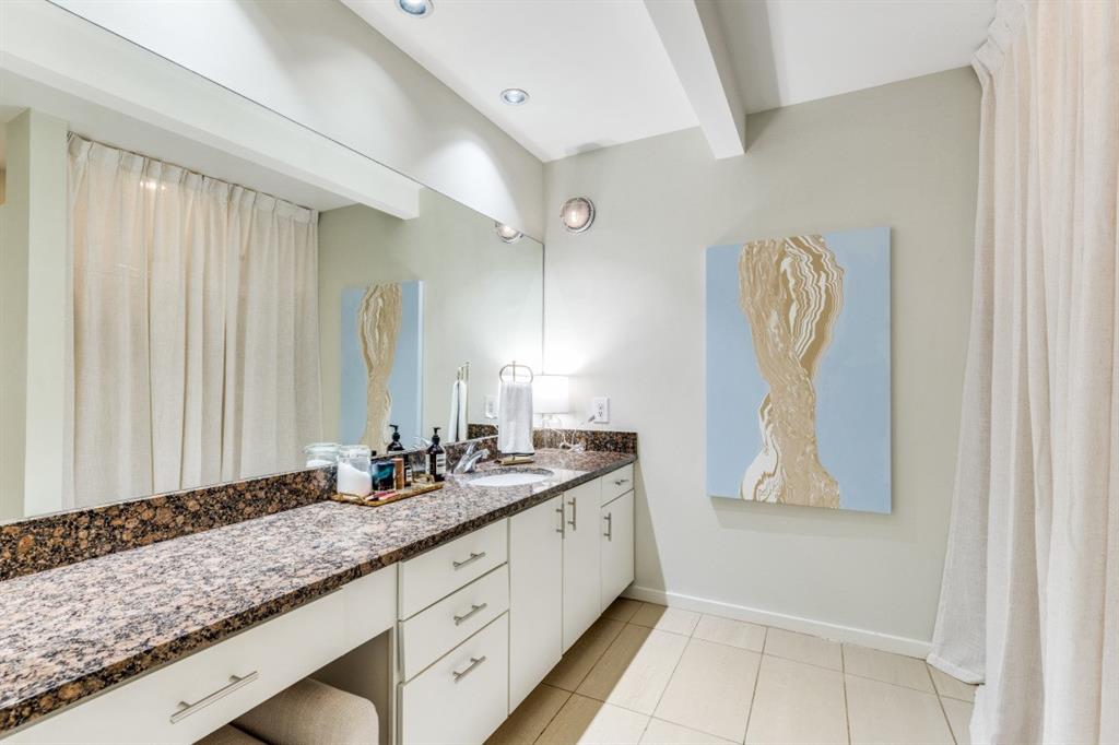 Buena Vista Street Condo 4242 - Residential