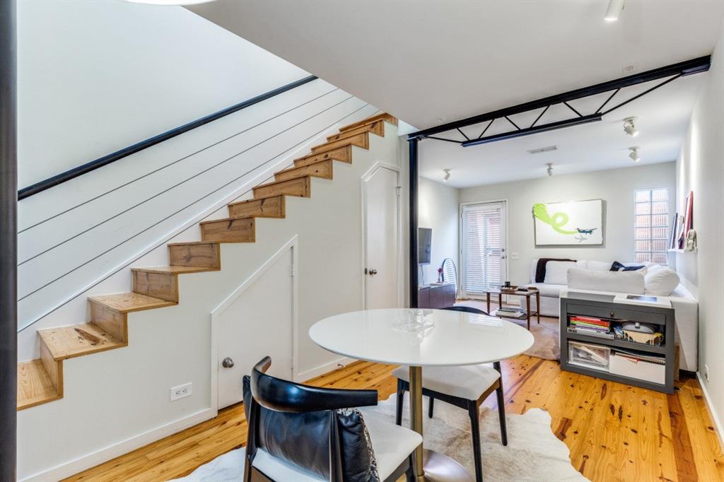 4242 Buena Vista Street 16