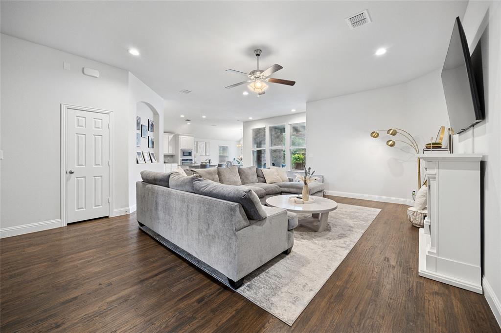 Saginaw, Texas 76131, United States, 3 Bedrooms Bedrooms, ,2 BathroomsBathrooms,Residential,Active,99913