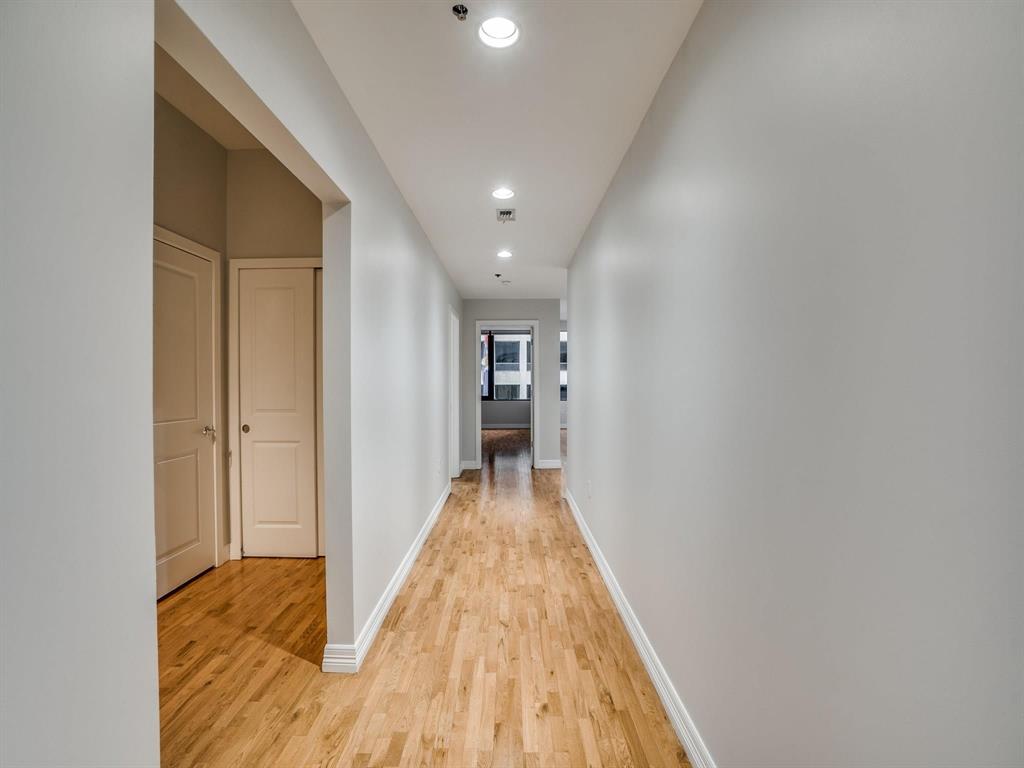 Metropolitan 1200 Main St Condo - Residential