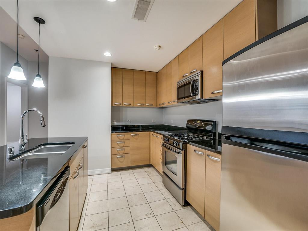 Metropolitan 1200 Main St Condo - Residential