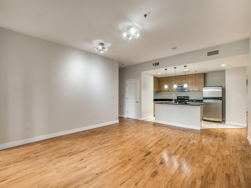 Metropolitan 1200 Main St Condo - Residential