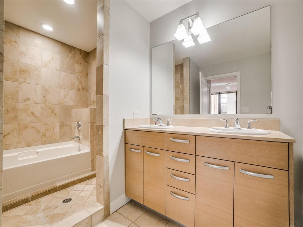 Metropolitan 1200 Main St Condo - Residential