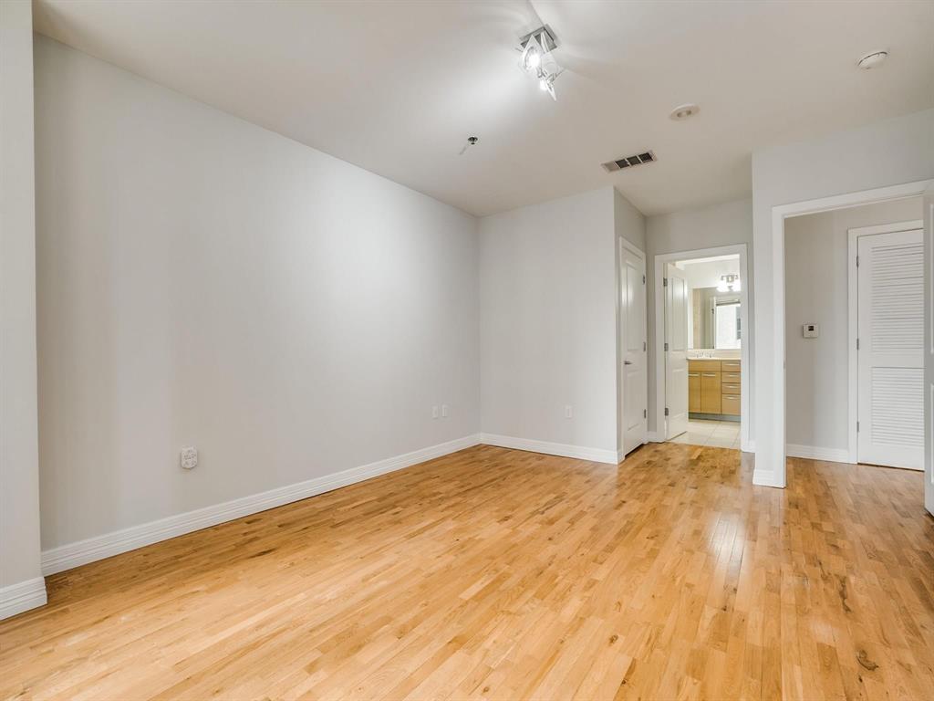 Metropolitan 1200 Main St Condo - Residential