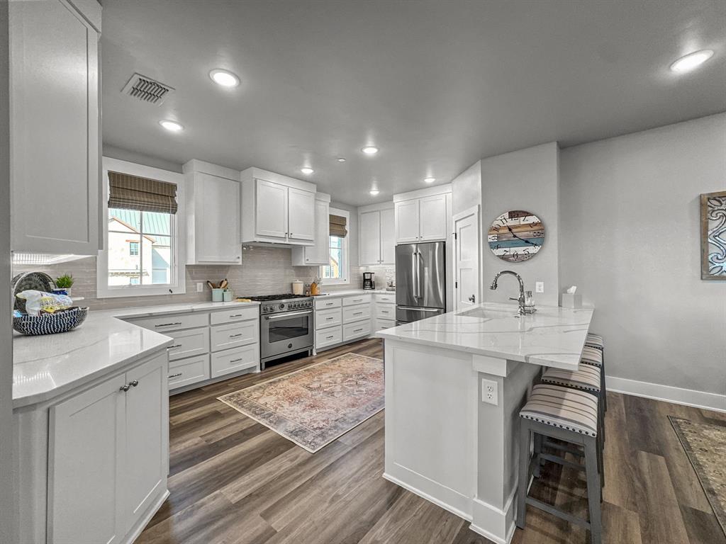1673 Scenic Drive 203
