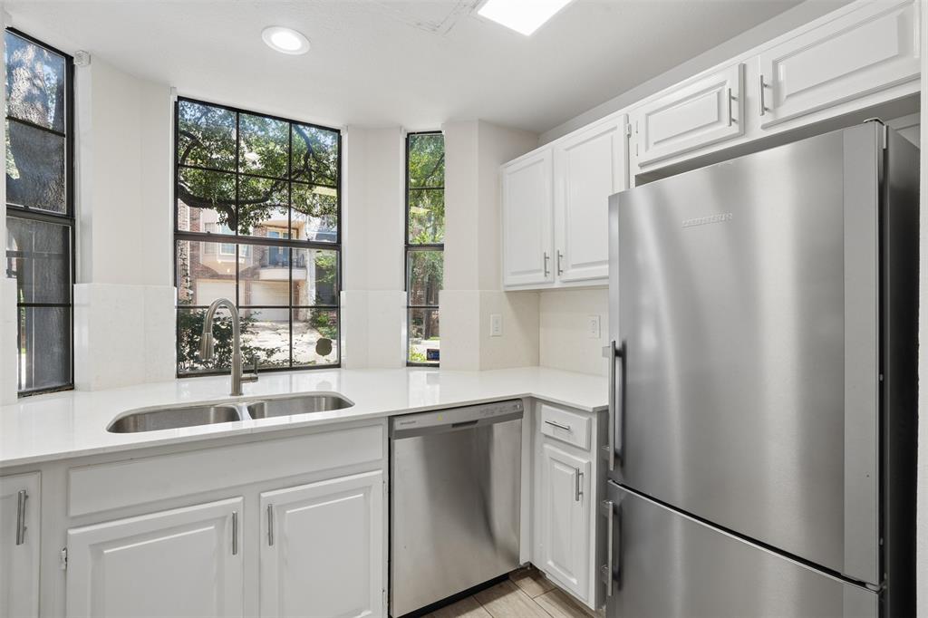 4307 Gilbert Avenue 302