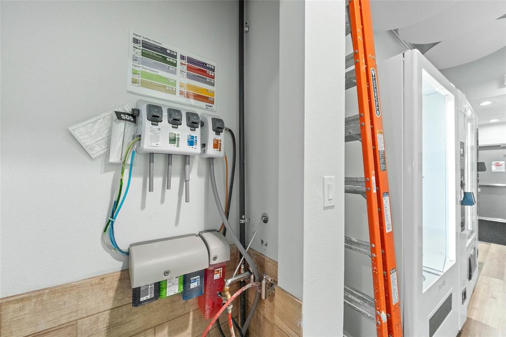 yes - Commercial Lease