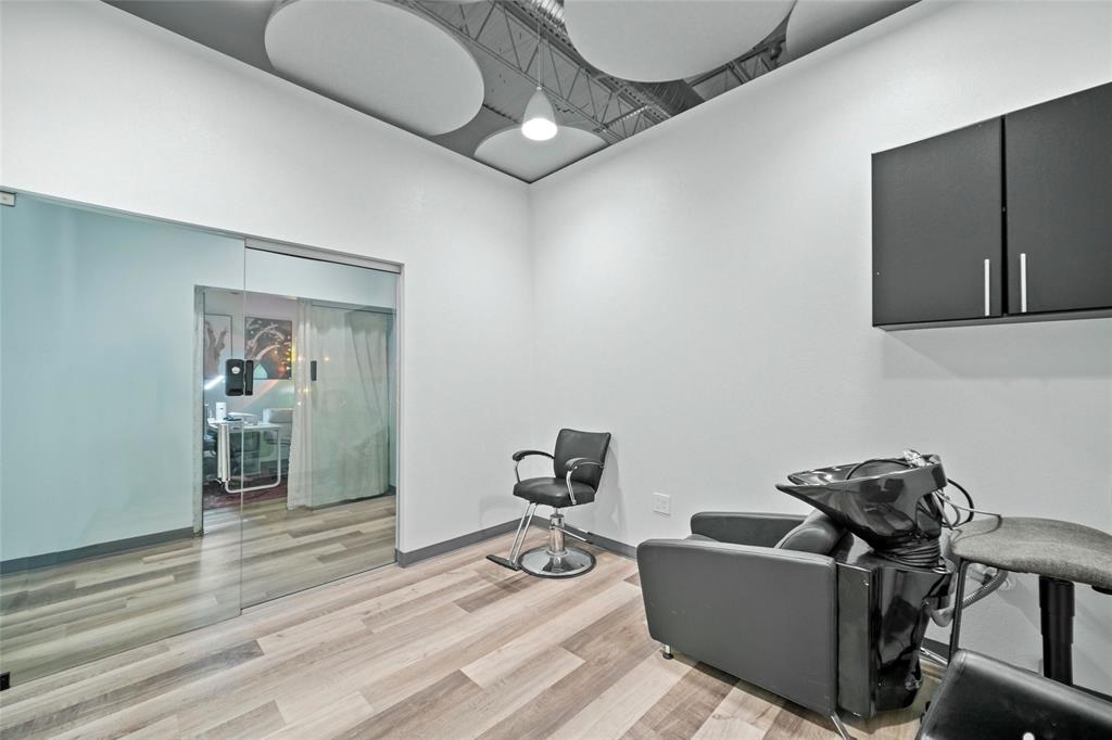 yes - Commercial Lease