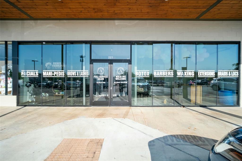 yes - Commercial Lease