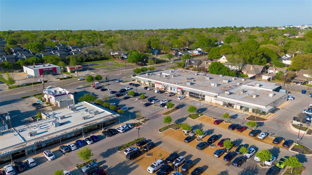 yes - Commercial Lease