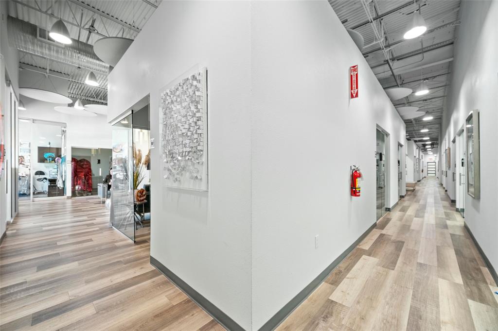 yes - Commercial Lease