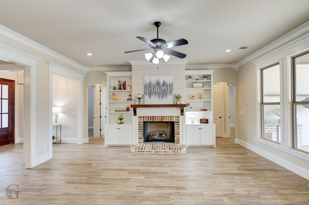 250 Piccadilly Circle