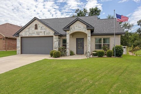 1401 Lauren Lane Granbury TX 76048