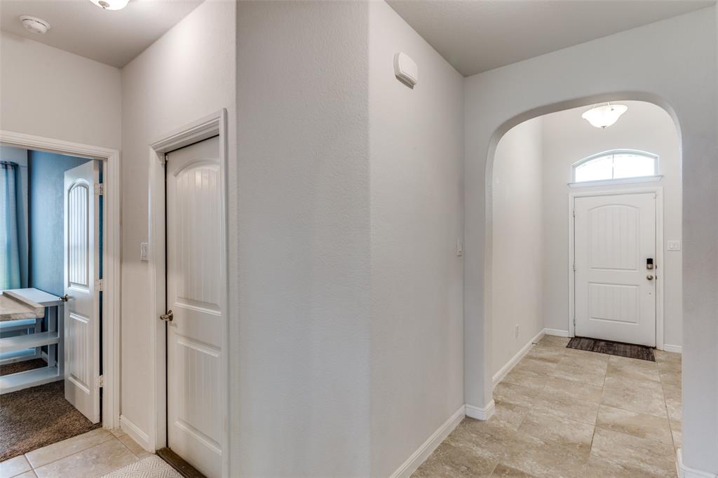 945 Cushing Drive