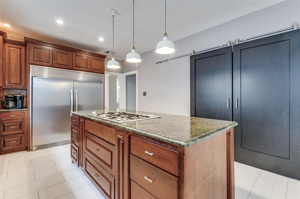 2204 Yaupon Drive