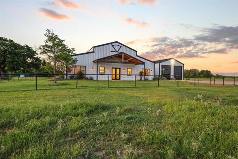 Photo of 435 Timber Ridge Lake Road, Graham, TX 76450 (MLS # 21258890)