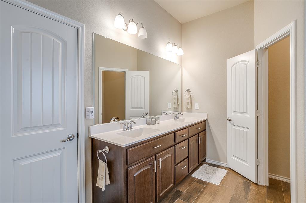 Twin Mills - Residential