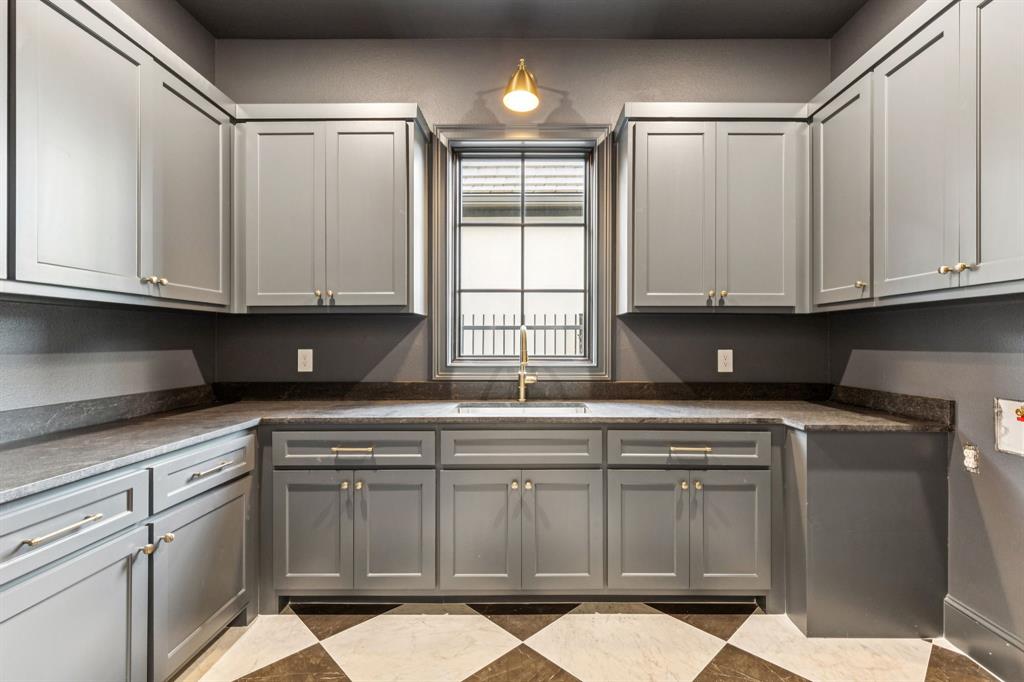 Montrachet - Residential