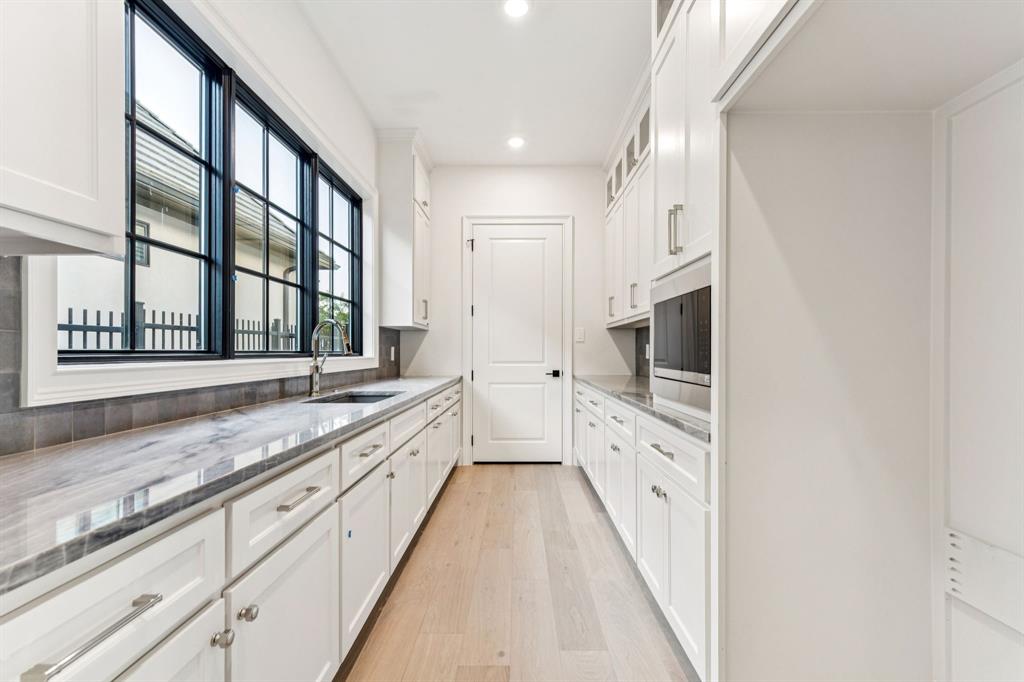 Montrachet - Residential