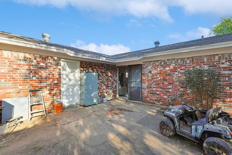 A home in Burleson