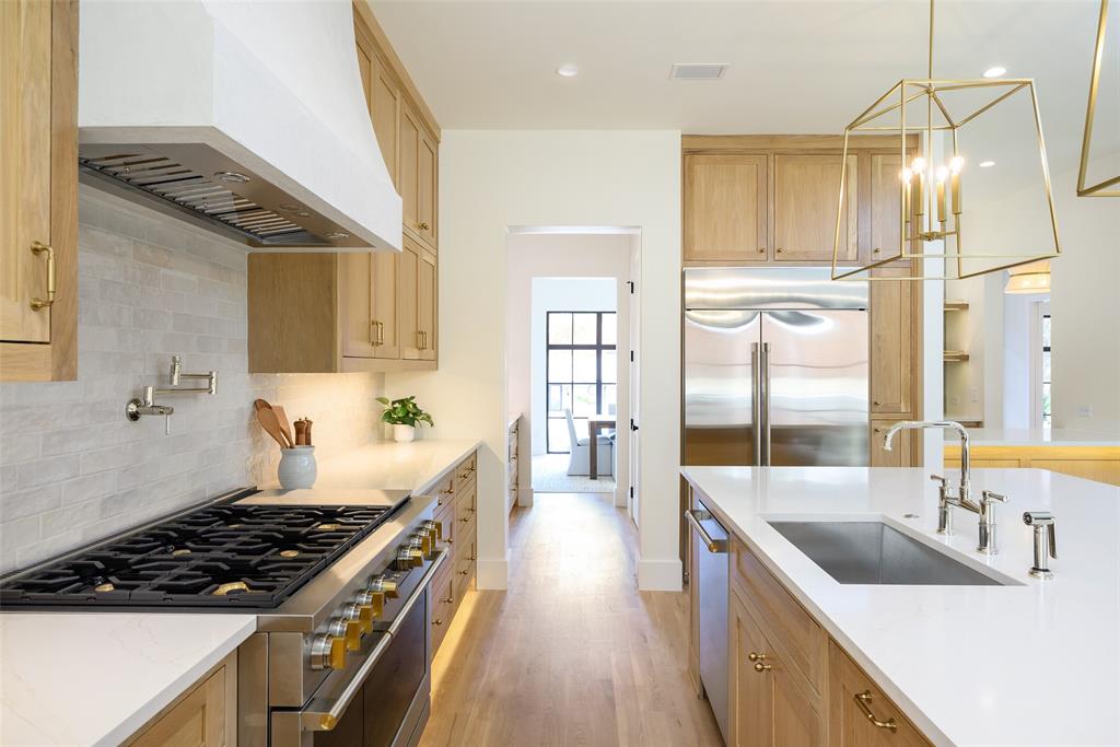 LAKEWOOD ESTATES - Residential