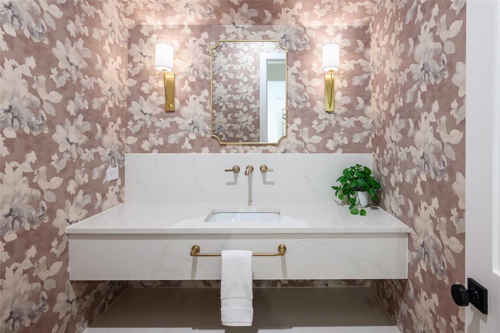 LAKEWOOD ESTATES - Residential