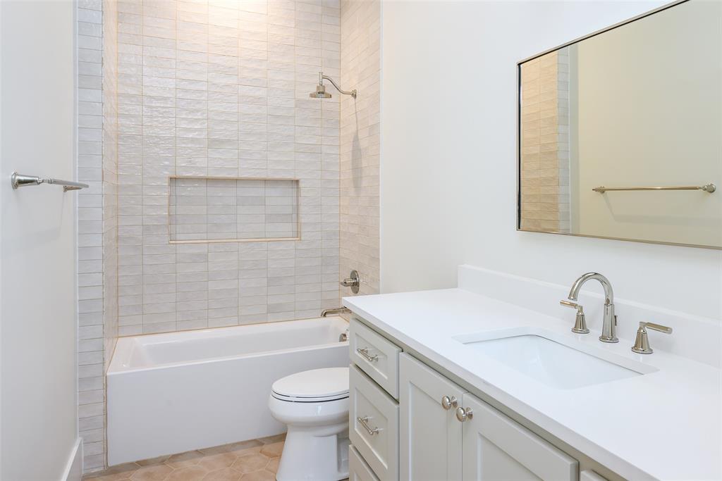 LAKEWOOD ESTATES - Residential