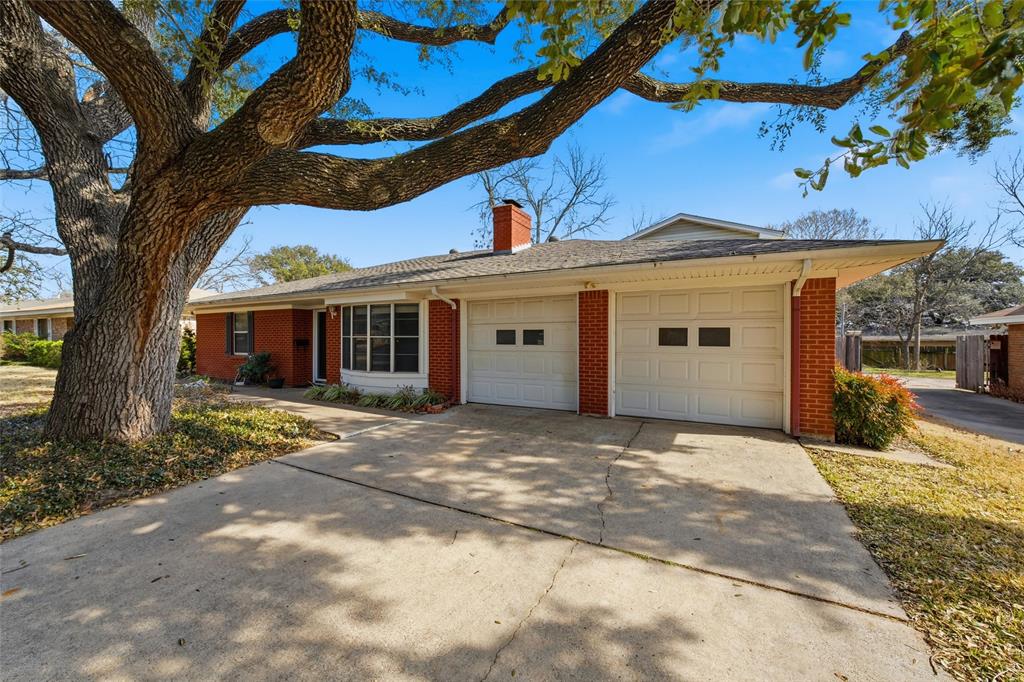 5318 Lake Lindenwood Drive