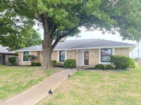 524 Davis Drive DeSoto TX 75115