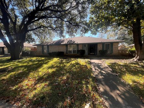 A home in DeSoto