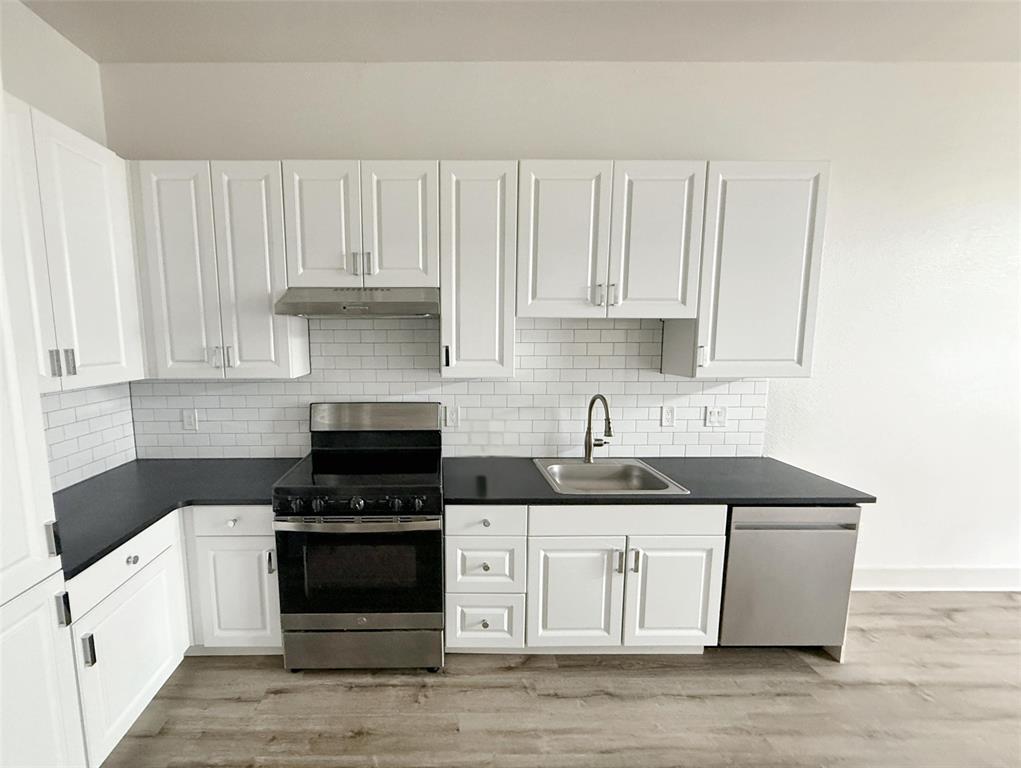 1514 E 15th Street 09