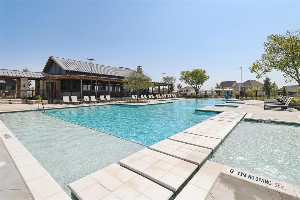 8721 Lacey Oak Drive