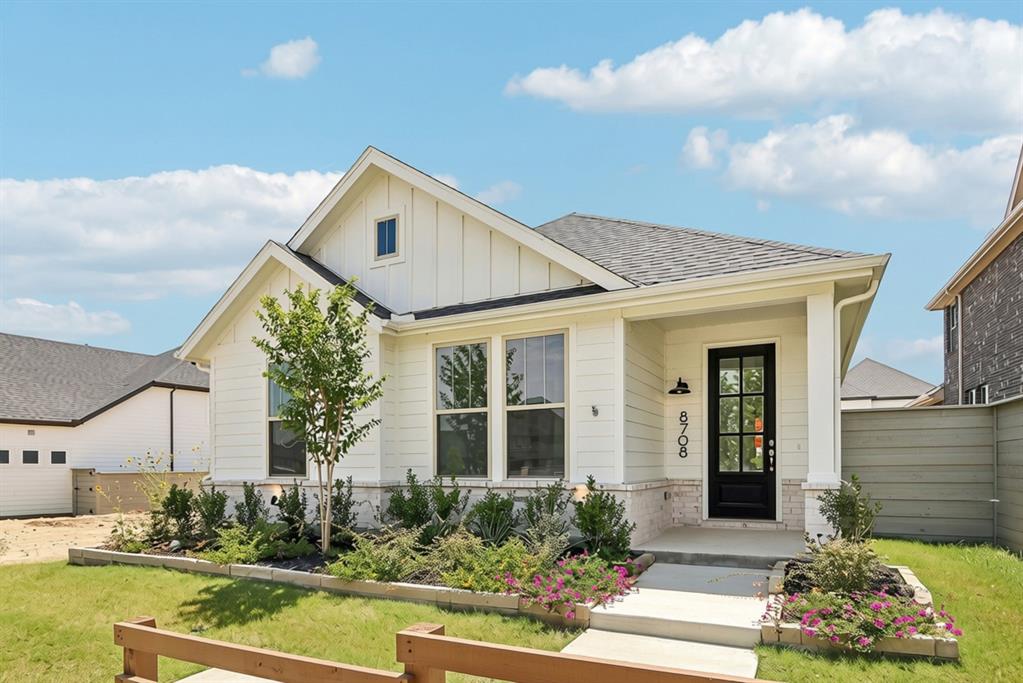 8721 Lacey Oak Drive