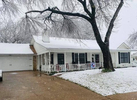 202 E San Benito Drive Robinson TX 76706