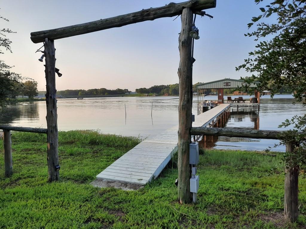 211 Private Road 5552