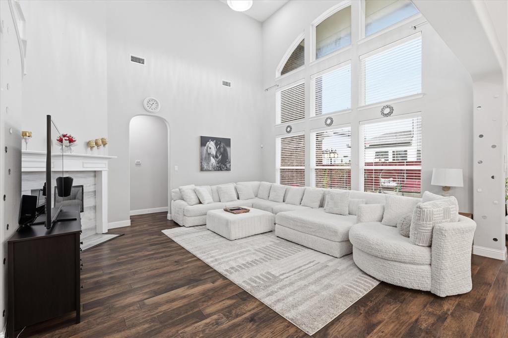 5631 Romantik Road