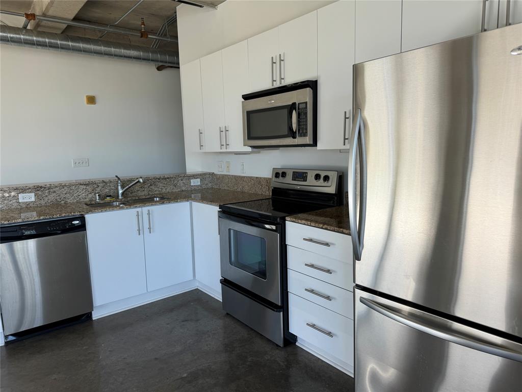 1001 Belleview Street 201