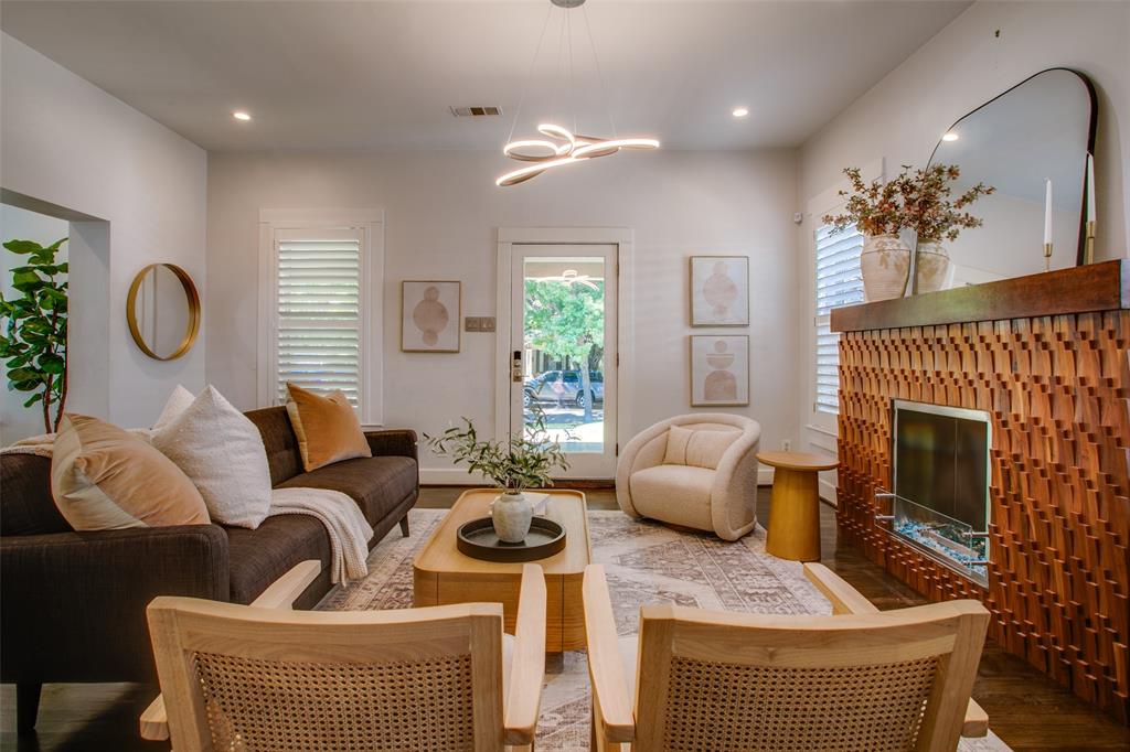 214 S Willomet Avenue