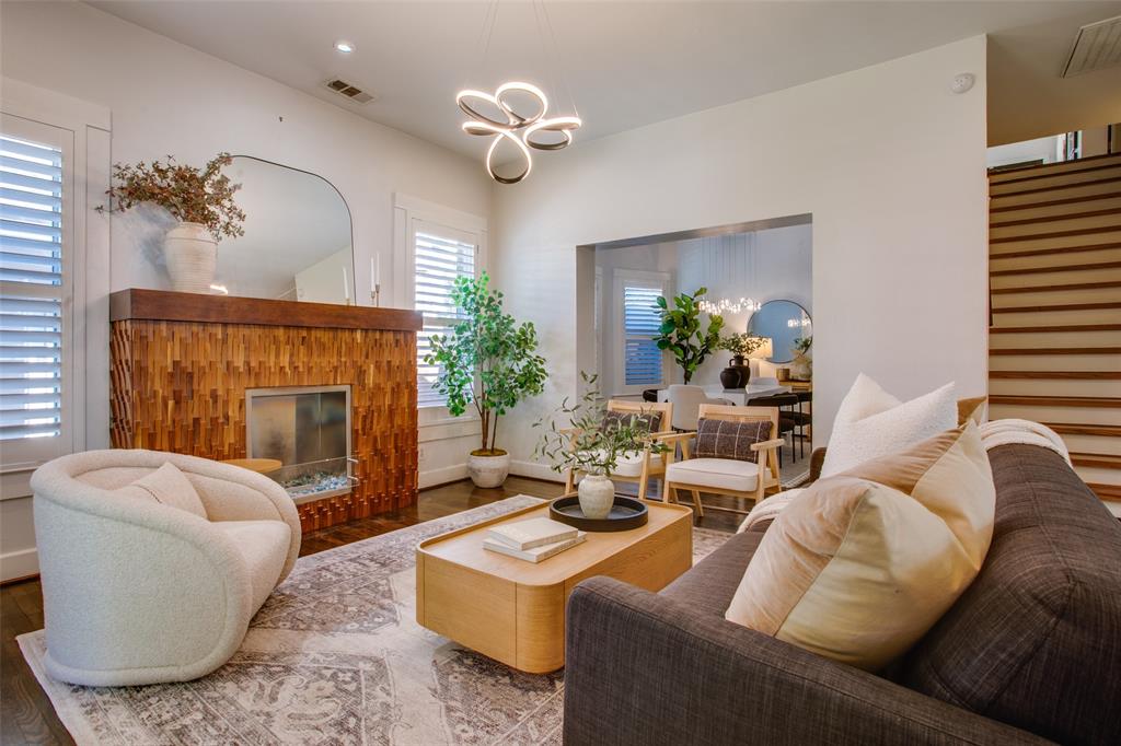 214 S Willomet Avenue