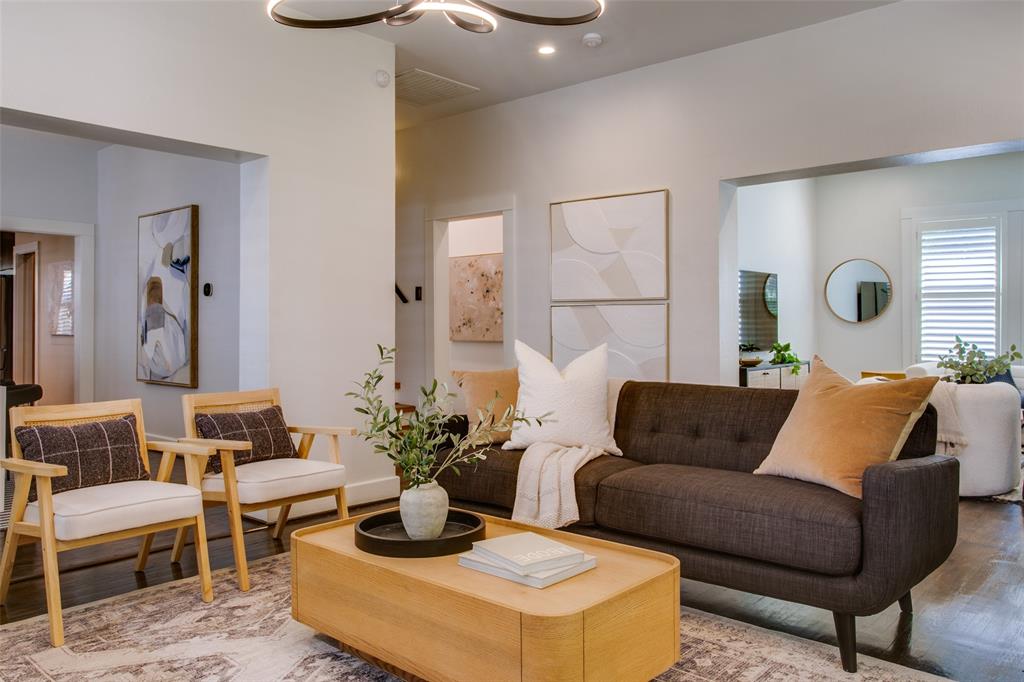 214 S Willomet Avenue