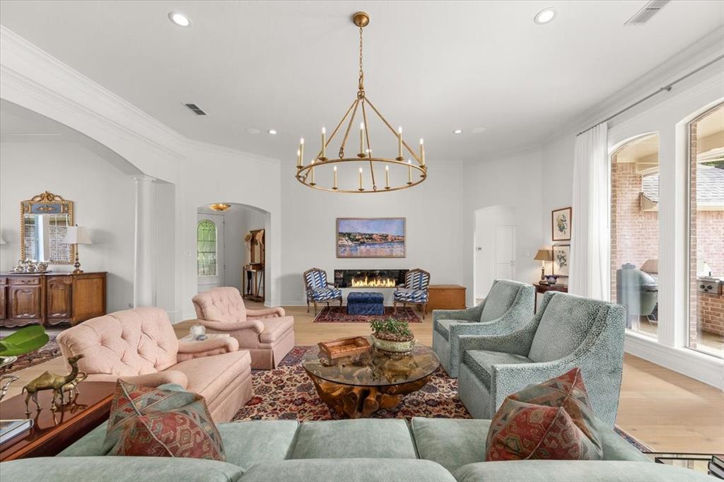 2633 Torrey Pines Drive