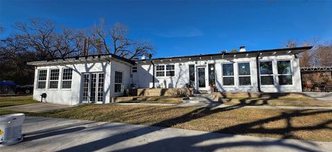 1425 West Road 199AZ Azle TX 76020