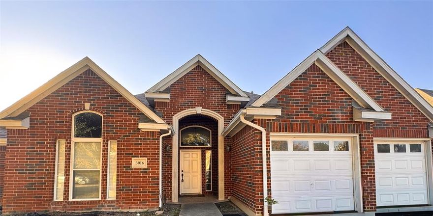 HARD-TO-FIND 4-BEDROOM, 1-STORY HOME THAT HAS MANY DESIGNER FEATURES. LARGE CERAMIC TILE IN ENTRY LEADING INTO DEN. DEN, FIREPLACE, BIG WINDOWS VIEWING BACKYARD, AND AN ATRIUM DOOR TO COVERED PATIO. OPEN KITCHEN TO BREAKFAST AREA AND LIVING AREA. TILE FLOOR AND BACKSPLASH, GAS COOKTOP, BUILT-IN MICROWAVE, BREAKFAST BAR. PRIVATE MASTER SUITE WITH HUGE BATH, SEPARATE VANITIES AND TWO LARGE CLOSETS. BACKYARD WITH COVERED PATIO THAT BACKS UP TO A GREENBELT. *CLEAN, CRISP & METICULOUSLY KEPT HOME.( professional phots will be added on friday)