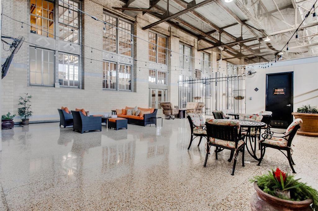 Texas & Pacific Lofts Condo - Residential